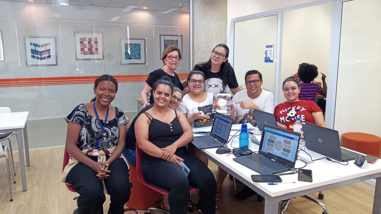 Foto 3 de 3 — Bibliotecas e instituições de ensino de Araraquara recebem o livro Culinária de Tradição, de Maria do Rosário Rolfsen Salles